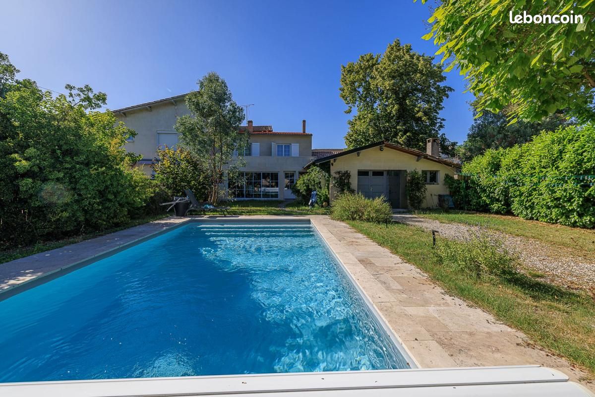 Maison 7 pièces 148 m² · à Saint-Médard-de-Guizières · 148 m² · 256 900 €