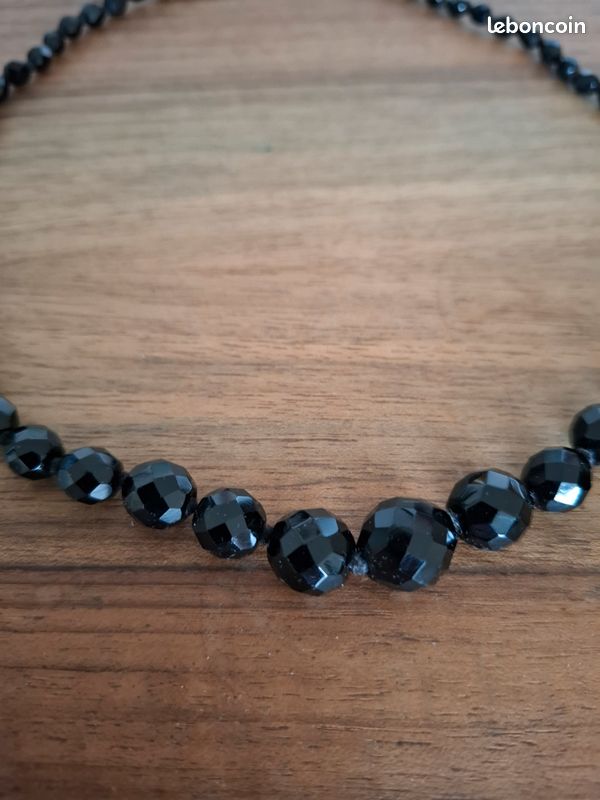Collier - Métal, agneau & perles de verre, doré, noir & blanc nacré