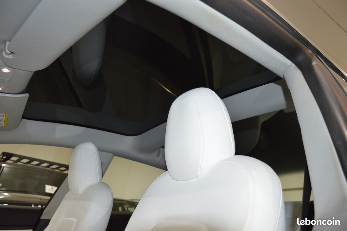 TESLA MODEL 3 LONG RANGE DUAL MOTOR AWD 75KWH (441CH)-54.685km-1ère Main-Toit Panoramique-Autopilot-Sièges Chauffants AV/AR-Caméra-Intérieur Premium Noir/Blanc-Jantes 18"-Garantie 6 Mois (image 10)