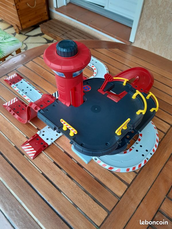 Garage pompiers majorette (image 2)