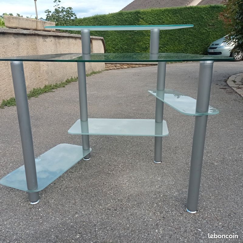 Bureau (image 1)