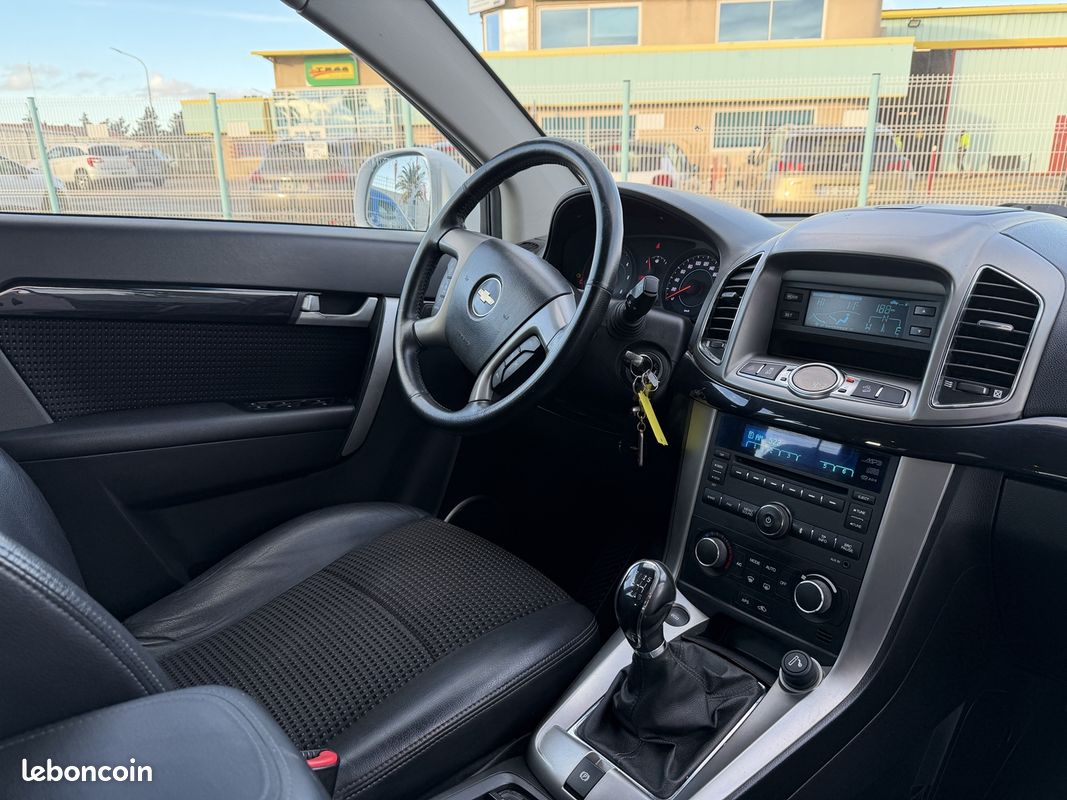 Chevrolet CAPTIVA 2.2 VCDI 163CH S&S LS 4X2 (image 7)