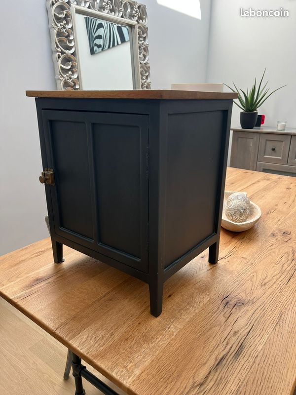 Commode (image 2)