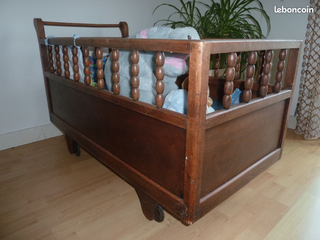 Jouet Ancien – Meuble Lit Bébé En Bois, Marque Ramoneur, Style Bécassine, 1900