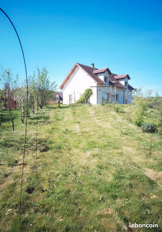 Maison 6 pièces 160 m² · à Bussières · 160 m² · 335 000 €