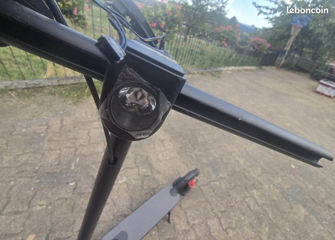 Trottinette Xiaomi — Pour pièces ou projet de rénovation (image 7)