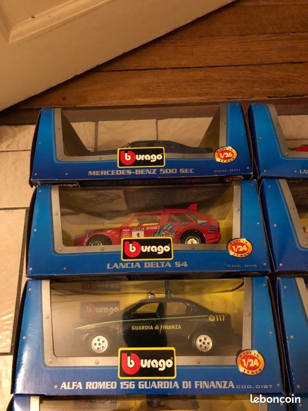 Lot de 23 Bburago 1/24 neuves - Collection