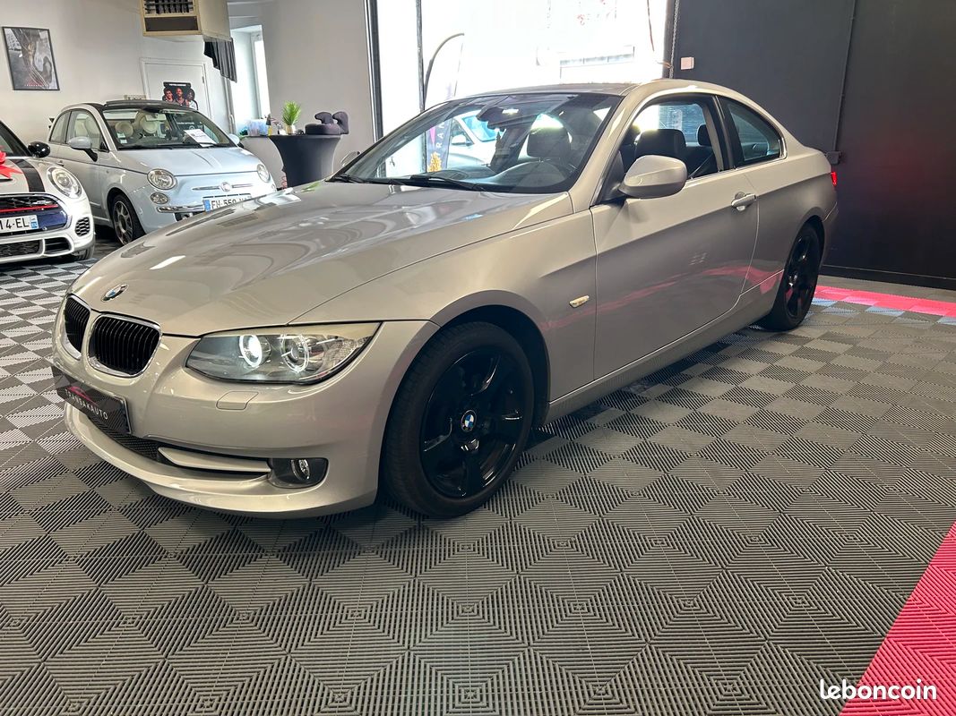 Bmw SERIE 3 E92 LUXE LCI Coupé 320d 184 cv Boîte auto / Suivi D'entretien Complet (image 7)