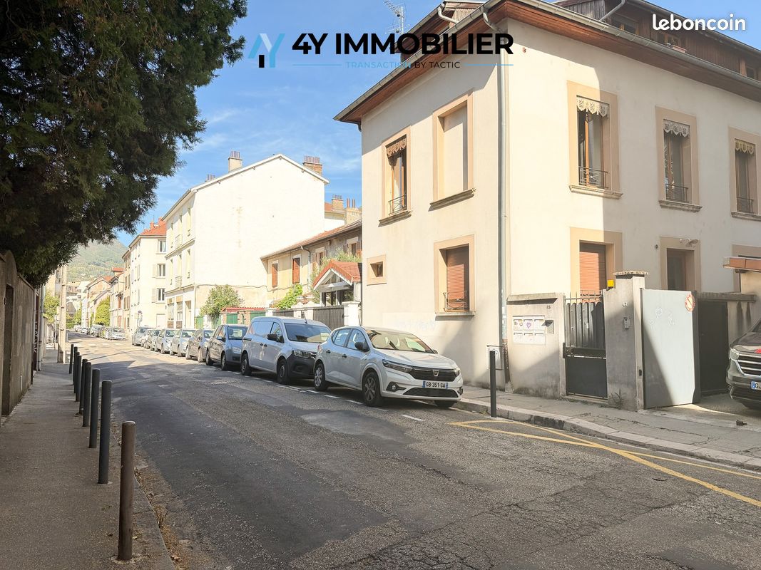 Appartement 2 pièces 42 m² · à Grenoble · 42 m² · 110 000 €