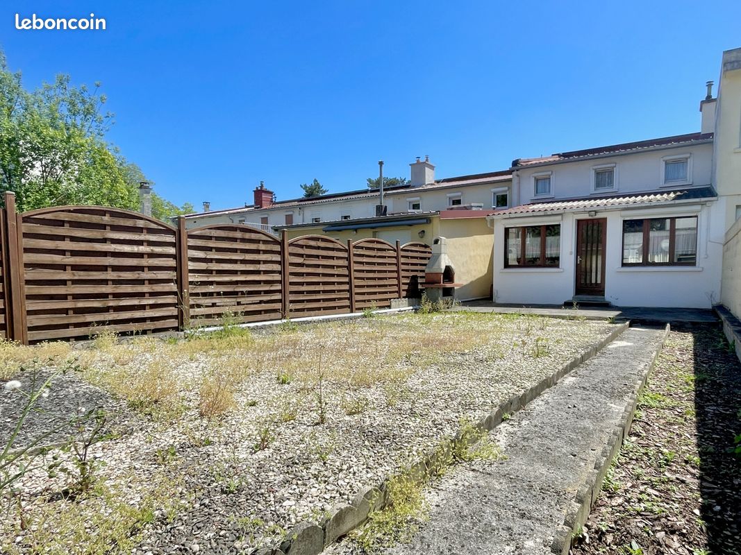 Maison 5 pièces 90 m² · à Saint-Quentin · 90 m² · 79 000 €