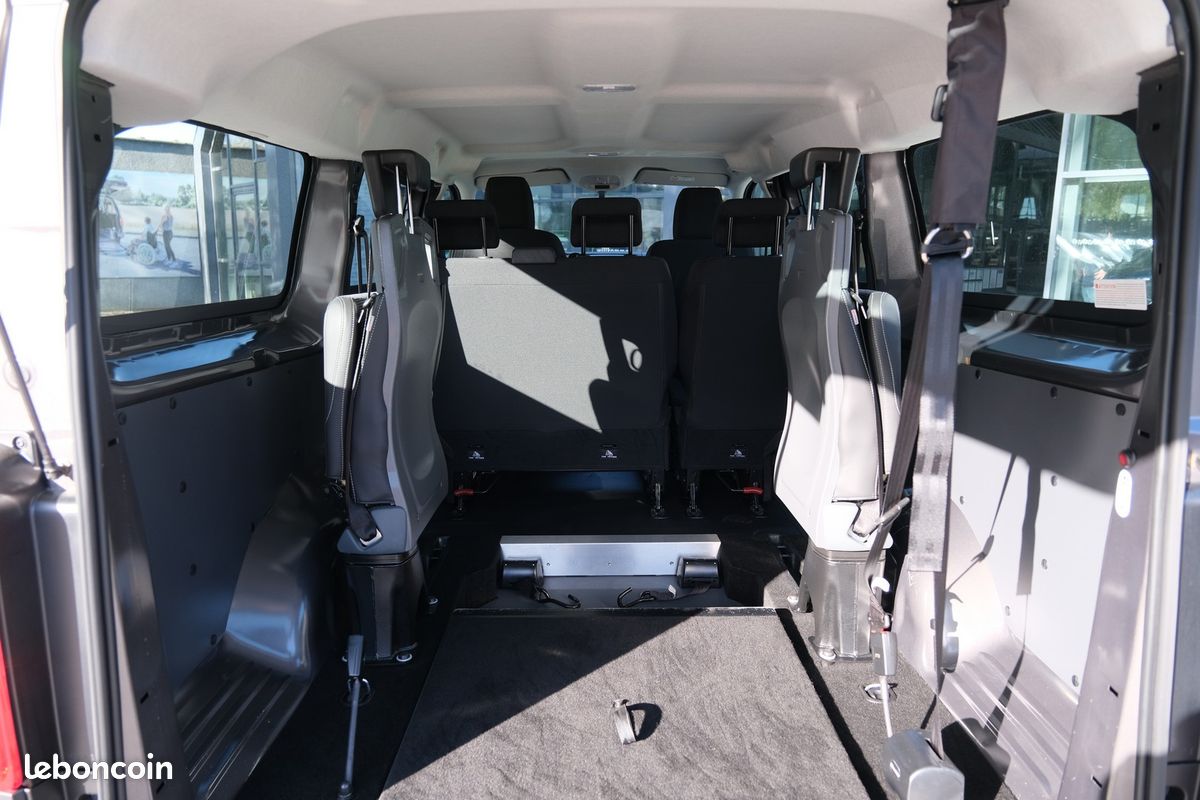 Citroën E-Jumpy électrique Combi avec rampe repliable en plancher plat HappyAccess accessible TPMR 「7🕴🏾ou 5🕴🏾 + 1 ♿」 (image 3)