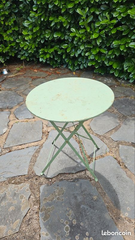 Table de jardin en fer pliante (image 1)