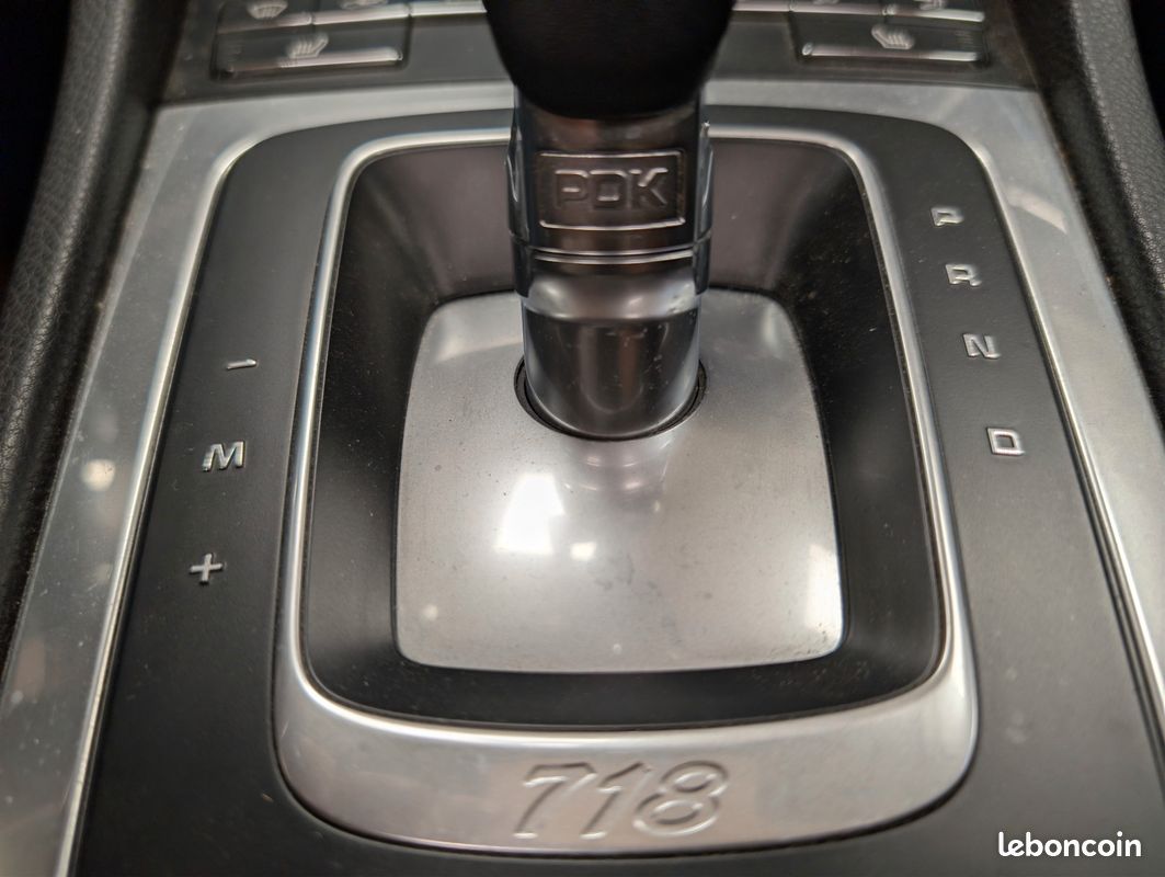PORSCHE 718 BOXSTER 2.0 300 PDK - CAMERA DE RECUL + RADAR AVANT + SIEGES ET VOLANT CHAUFFANT + CLIM BI-ZONe (image 9)