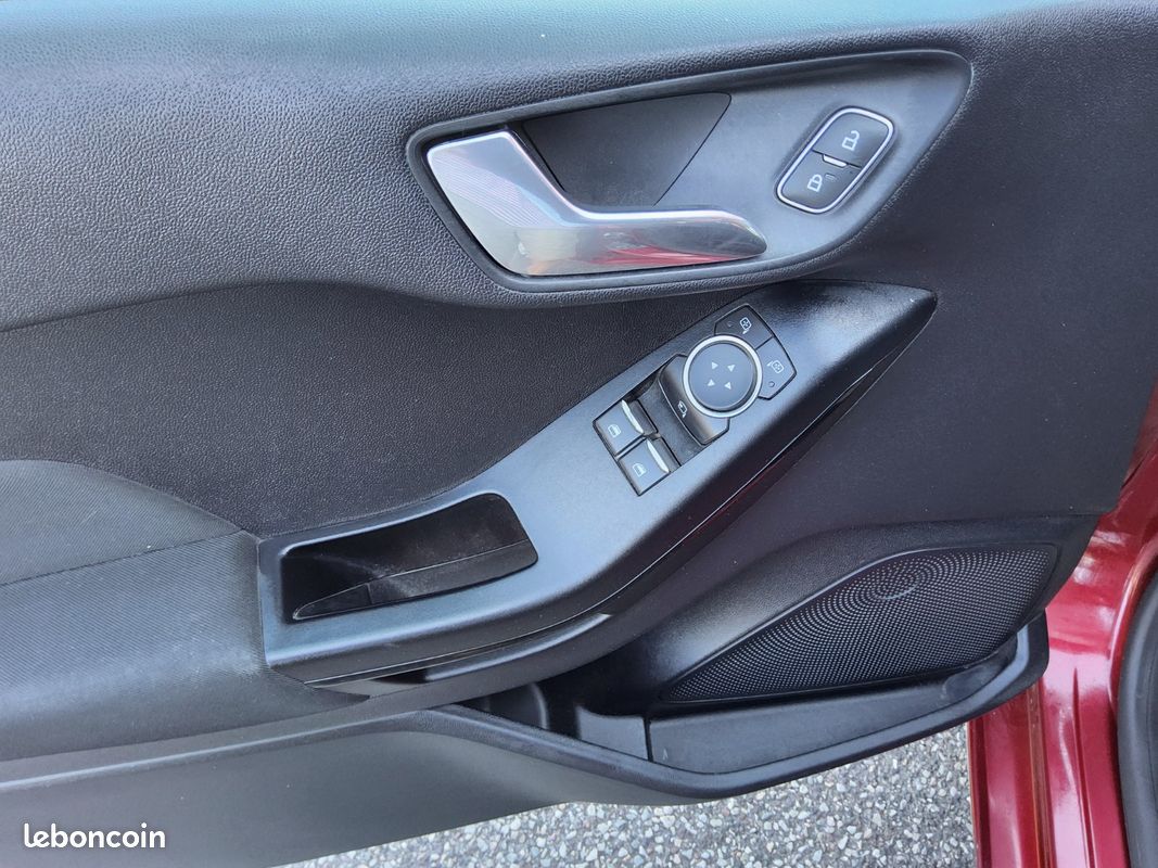 FORD FIESTA 1.0 EcoBoost 100 ch SS BVM6 (image 26)