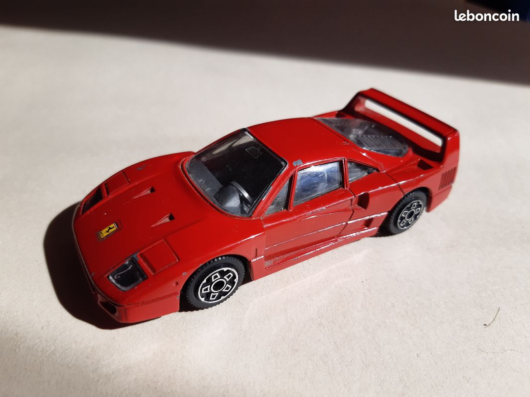 Modèle Réduit Ferrari F40 1/43 Bburago - Occasion En Très Bon état