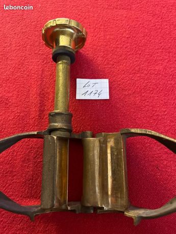 AnnonceBoucheuse metal 2 leviers RP - Tout Le Matériel Nécessaire