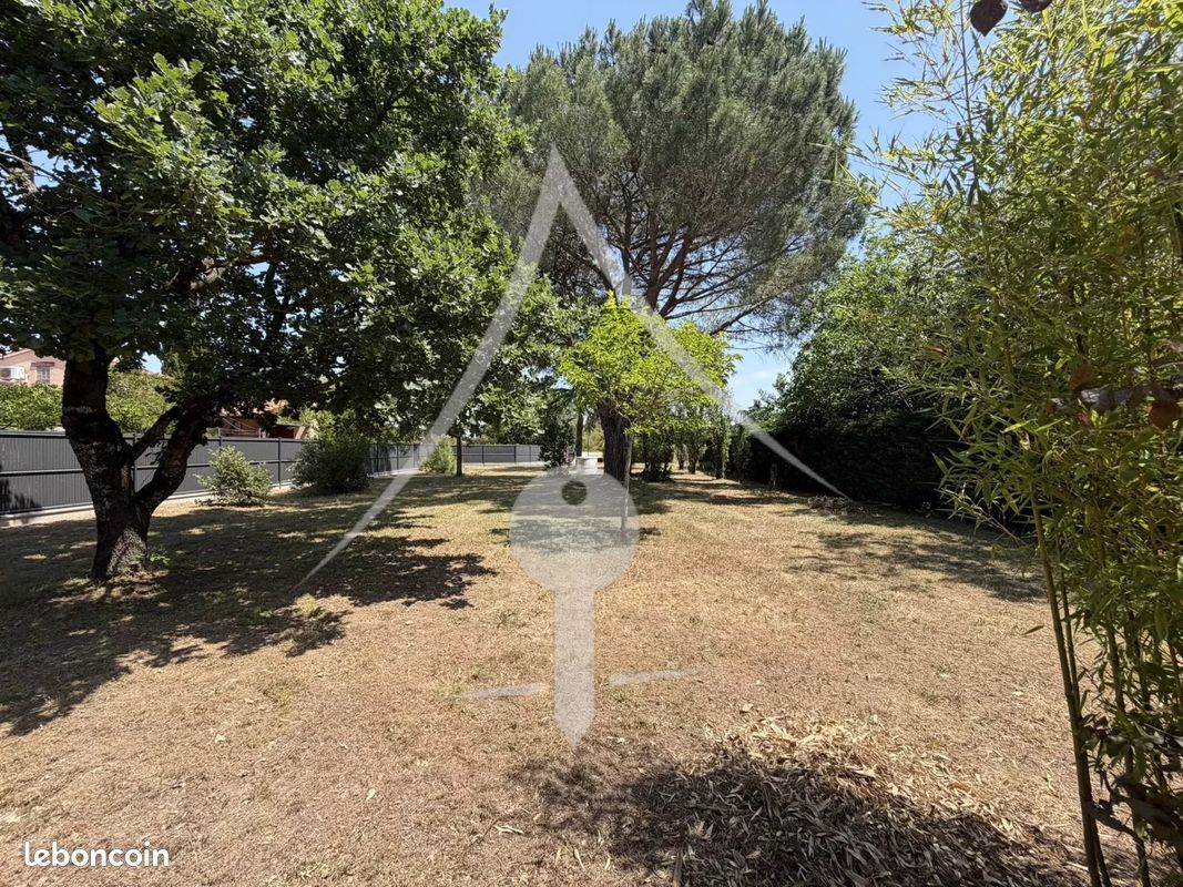 Terrain 1226 m² · à Seysses · 1 226 m² · 109 000 €