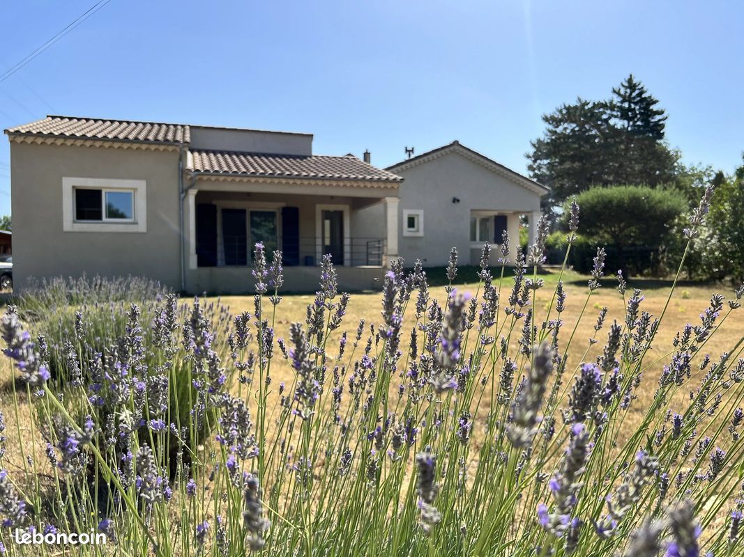 Maison 5 pièces 115 m² · à Lagnes · 115 m² · 470 000 €