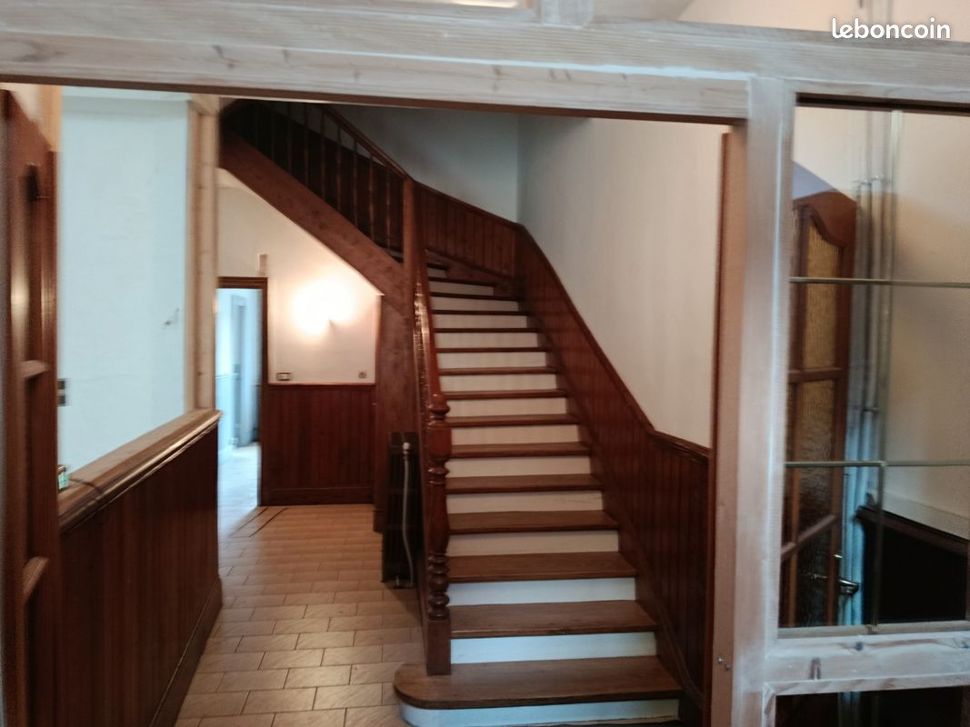 Maison 10 pièces 213 m² · à Castillon-en-Couserans · 213 m² · 216 000 €