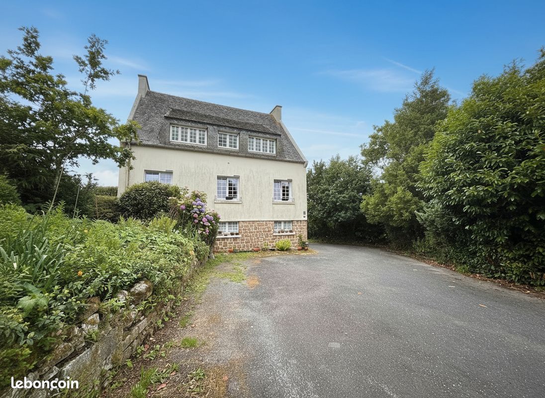 Maison 8 pièces 157 m² · à Commana · 157 m² · 158 360 €