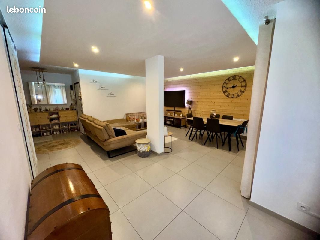 Appartement 3 pièces 75 m² · à Annecy · 75 m² · 330 000 €