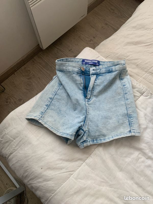 Av short taille 32 (image 1)