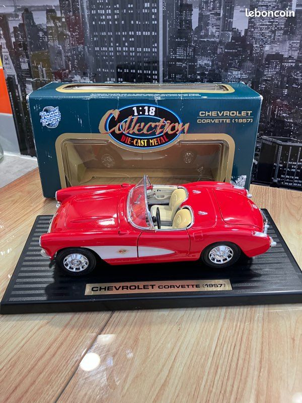 Chevrolet Corvette 1957 Rouge – Modèle Réduit Monté Sur Socle – Occasion