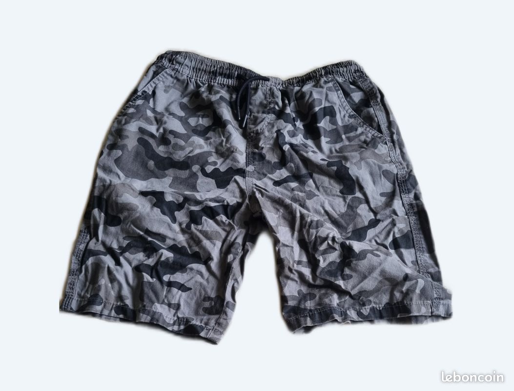 Vente de vêtements (image 1)