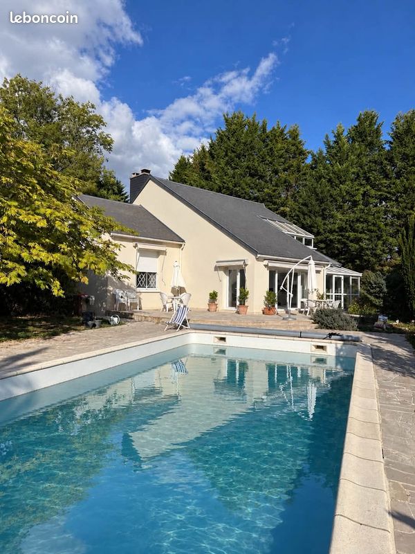 Maison 7 pièces 196 m² · à Éguilly-sous-Bois · 196 m² · 269 000 €