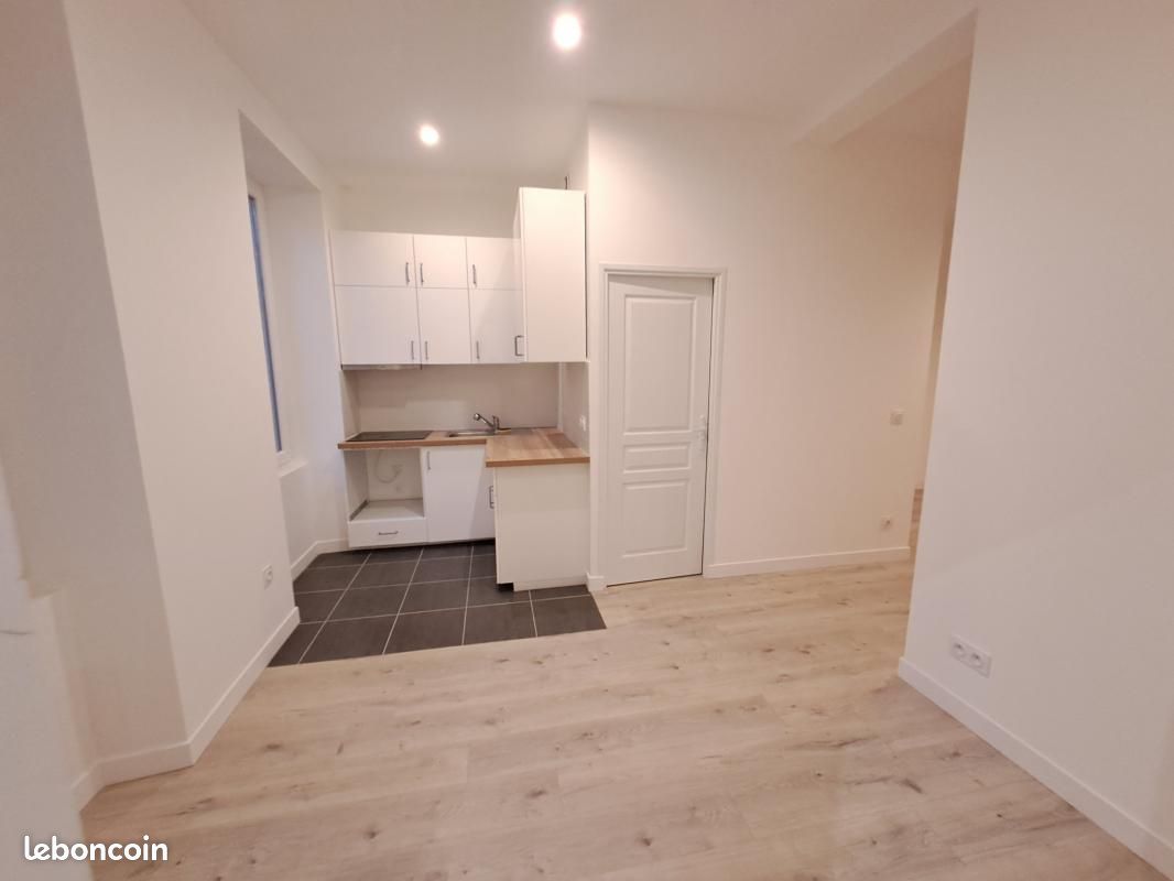 Appartement 1 pièce 37 m² · à Saint-Jean-d'Angély · 37 m² · 490 €
