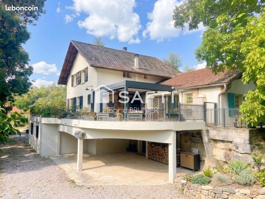 Maison 6 pièces 310 m² · à Parves Et Nattages · 310 m² · 819 000 €