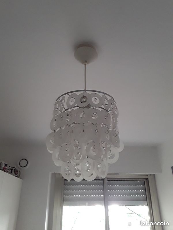 Lustre blanc (image 1)