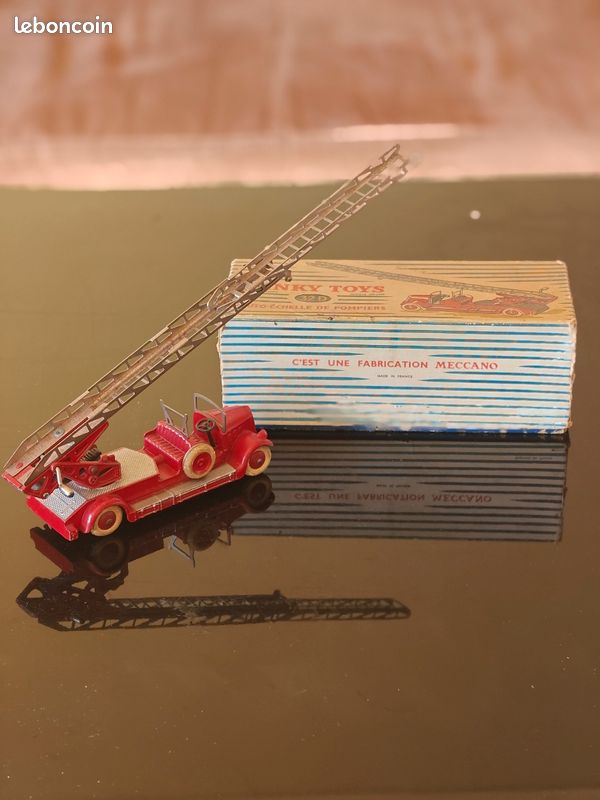 Dinky Toys 32 D Auto-échelle Camion Pompiers Delahaye + Boit - 130