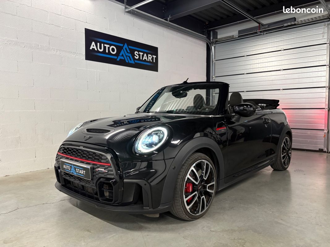 MINI Mini 3-pt. JCW 231cv CABRIOLET - BV SPORT AVEC PALETTES/SIÈGES CHAUFFANTS/HARMAN KARDON/APPLE CARPLAY (image 1)