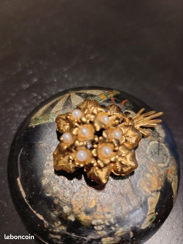 Broche Fleur - Bijou Vintage Fantaisie - Occasion - Parfaite Pour Customiser Un Vêtement Ou Un Sac