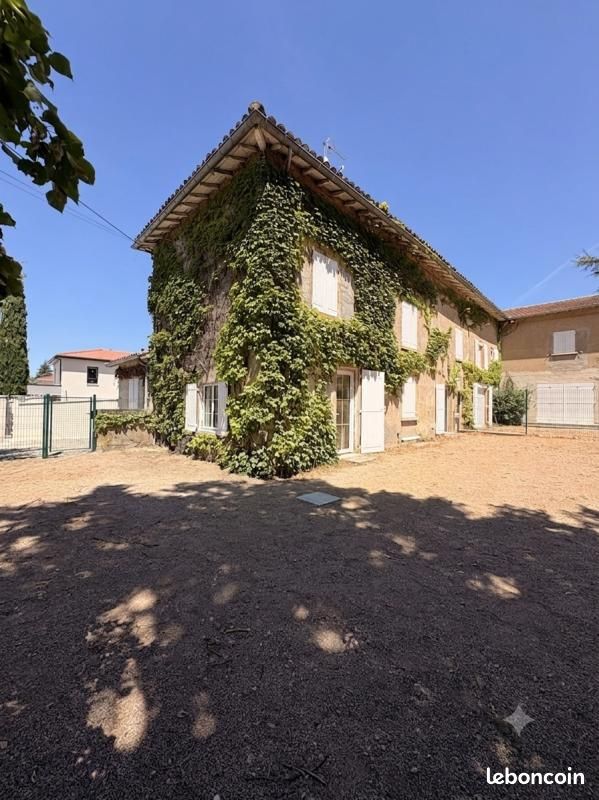 Maison 5 pièces 123 m² · à Lentilly · 123 m² · 1 800 €