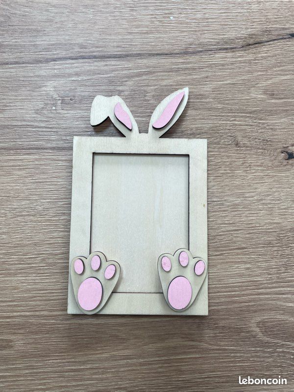 Cadre De Bébé Avec Un Lapin Et Un Canard à L'aquarelle Pour L