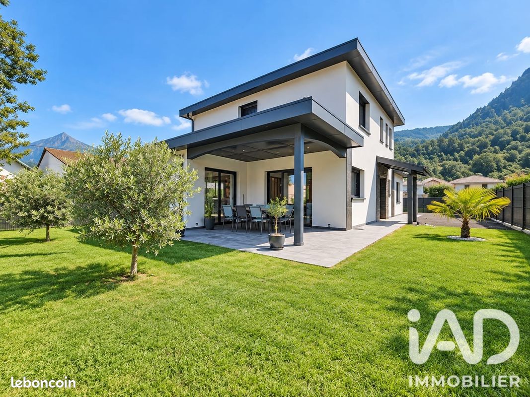 Maison 5 pièces 160 m² · à Cluses · 160 m² · 630 000 €