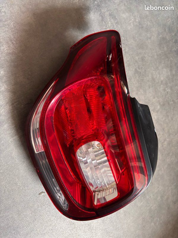 Feux arrière Gauche DS3 (image 1)