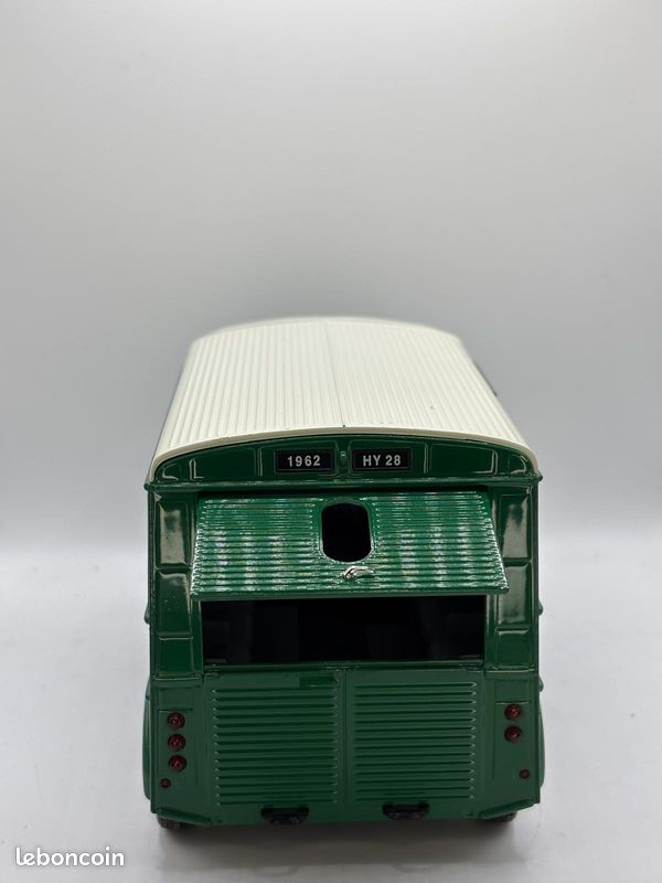 Modèle Réduit Citroën HY Type H Perrier 1/18 Solido 8170 - Occasion, Une Roue à Recoller