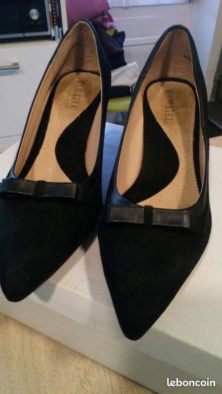 Tres belle occasion-porte 1 fois Chaussure cuir petit talon pointure 39 (image 2)