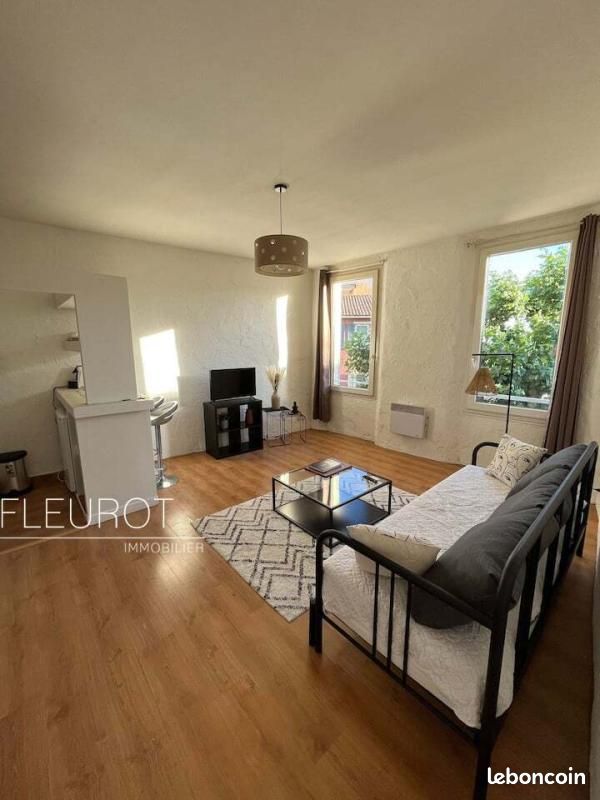 Appartement 1 pièce 28 m² · à Cassis · 28 m² · 690 €/mois