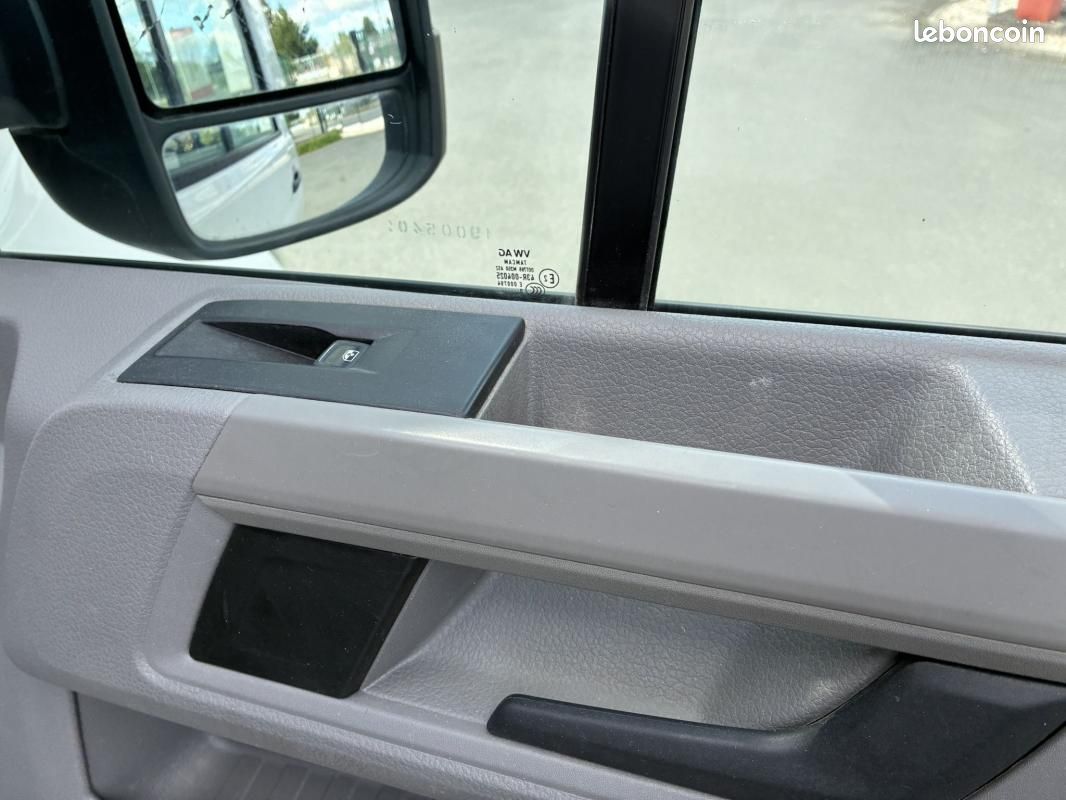 Volkswagen Crafter FOURGON 2.0 TDI 140 L3H3 BUSINESS LINE (image 16)