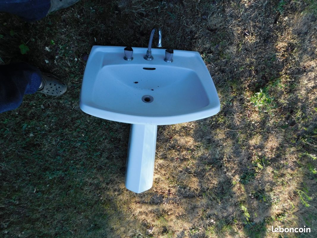 Lavabo blanc colonne (image 1)