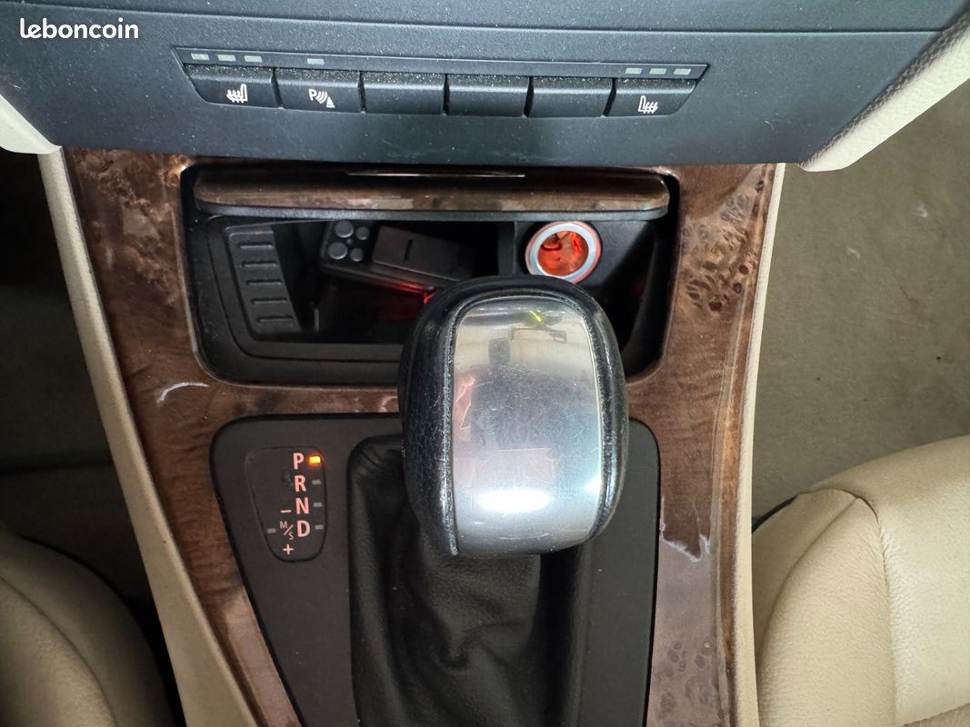 BMW SERIE 3 CAB E93 330i Luxe A (image 34)