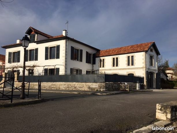 Maison 8 pièces 310 m²