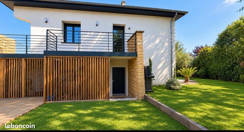 Maison 8 pièces 146 m² · à Cailloux-sur-Fontaines · 146 m² · 649 000 €