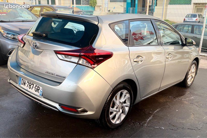 Toyota Auris Mc HSD 136ch Dynamic (image 3)