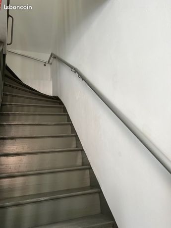 https://img.leboncoin.fr/api/v1/lbcpb1/images/93/35/63/933563beb5f64e9ca7be68c78d3b59358d9a1324.jpg?rule=ad-image
