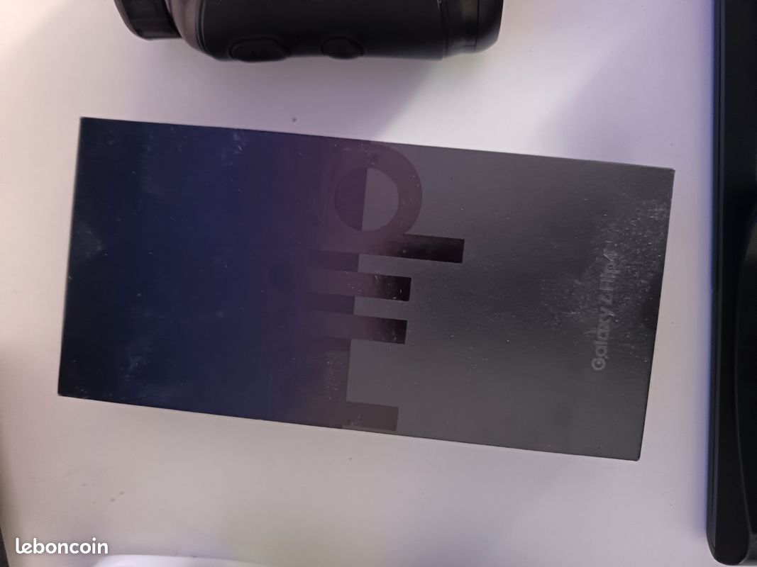Zflip 4 (image 1)